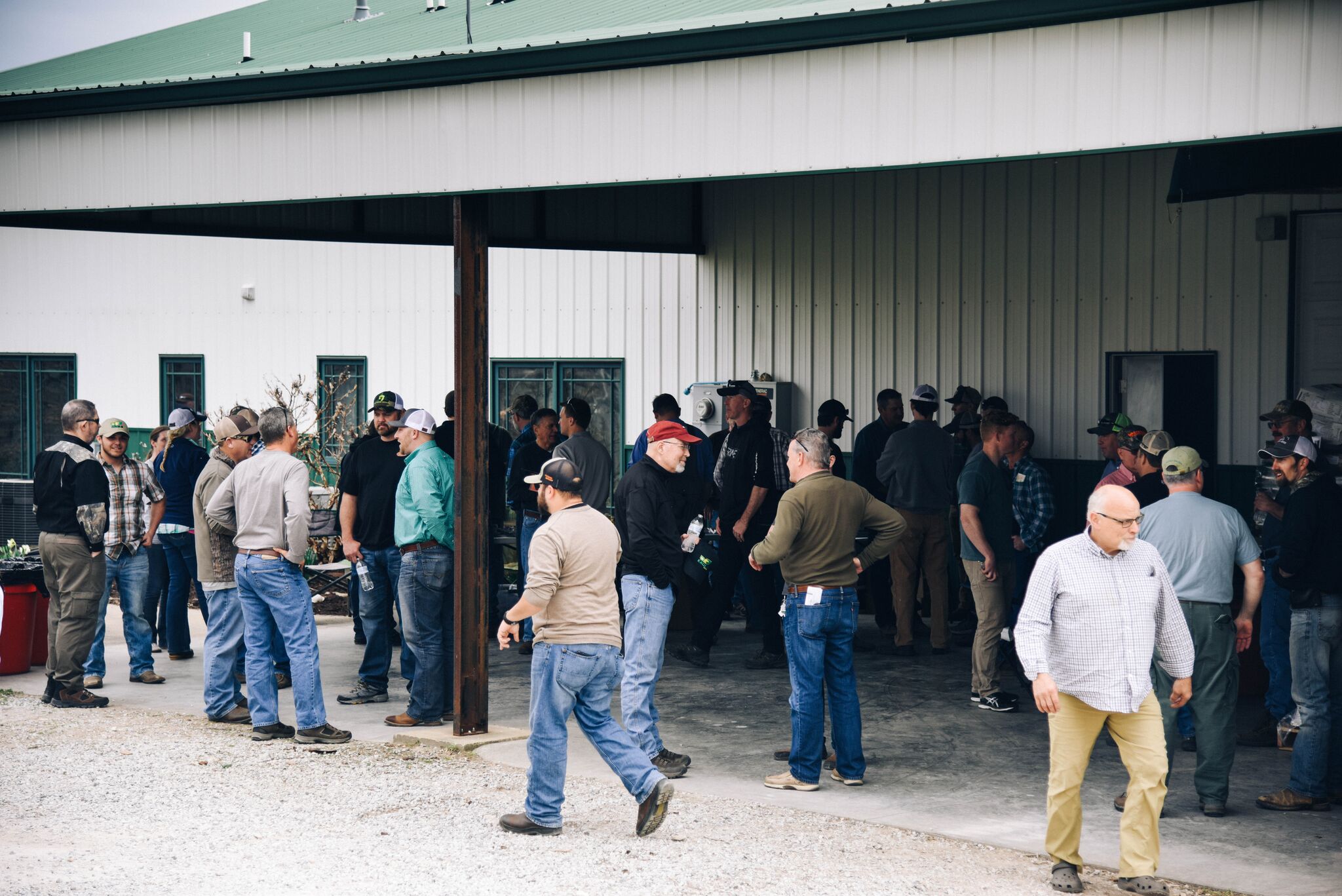 Early arrivals at he 2018 field day gather at barn
