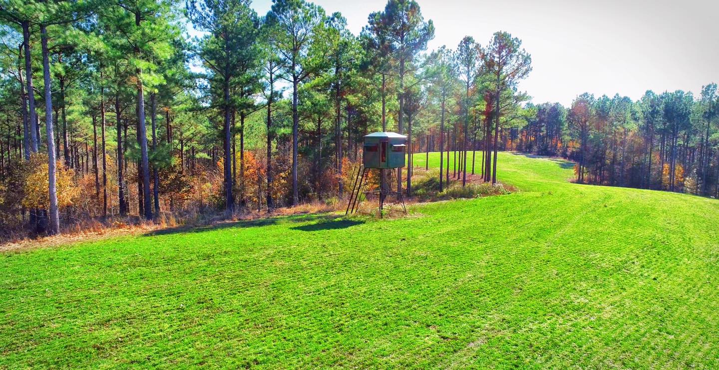 Redneck blind in the field with great field of view